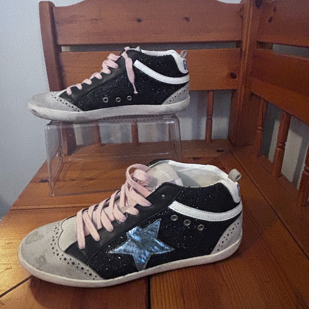 Golden Goose Black and Pink mid-star design Sneakers with Blue Star